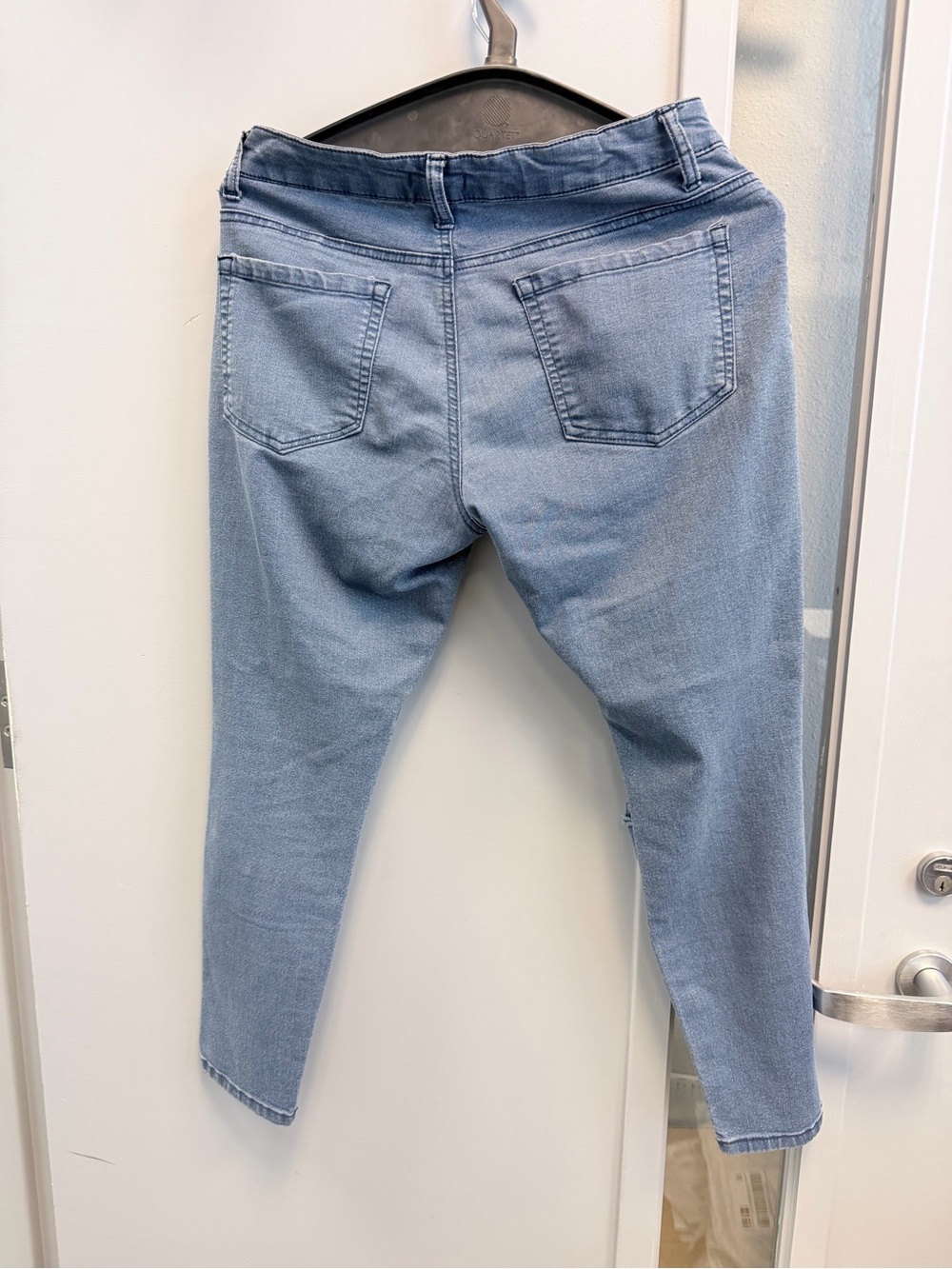 Forever 21 Light Blue Cropped Women’s Jeans
